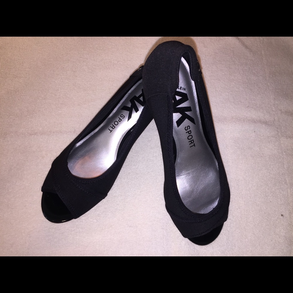 Anne Klein Blk Peep Toe Wedge Shoe Women Sz 7.5 M